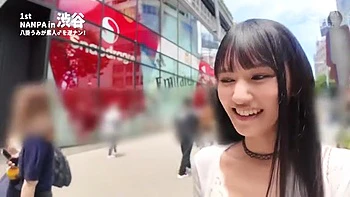 清楚なスレンダー美女が素人男性を逆ナンパしてソフト痴女ハメ撮りエッチ