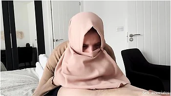 Arab Step Mom Helps To Masturbate Her Stepson With Broken Arms