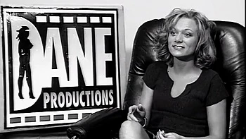 Whore blonde blowing cock in car