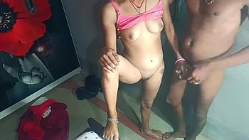 Indian Soni Hot Desi Bhabhi Gives Deep Throat Blowjob and Takes Big Cock Creampie at Night