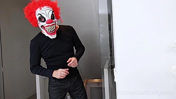 Daisy Lee and Luna Corason share a big peaches