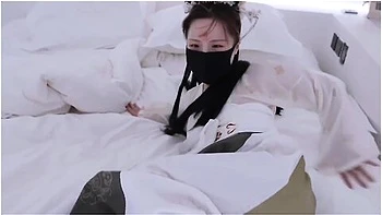 古风少女户外漏出骚穴想要被大肉棒后入