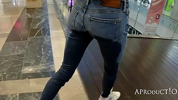 Katty Wetting Jeans And Pee In The Shopping Mall