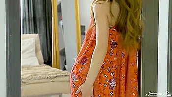 A Juicy Toy Makes Teen 18+ Beauty Hanka D Ends Up So Wet!