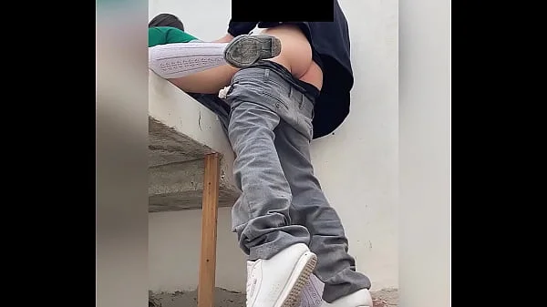 Le DAN por el CULO a Colegiala Mexicana, Se Pone SALIVA y le DUELE al Principio! Estudiantes Mexicanos Haciendo Sexo ANAL en la ESCUELA! Sexo PUBLICO Amateur !