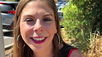 A well-deserved reward for Valentina - Jacquie et Michel TV