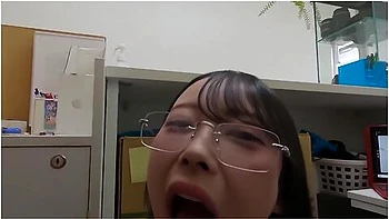 Breaking Into The Company Of A Beautiful Older Sister With Glasses ... (1) Kiss, Lick Nipples, Put A Raw Dick In The Ass, And Finally Swallow