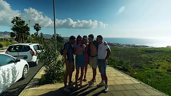 Very convincing hitchhikers - Jacquie et Michel TV