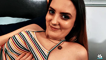 Teen Amateur Gets Pounded By Thick Cock