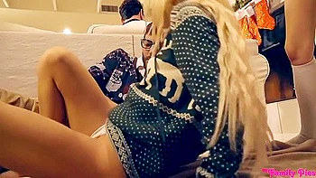 Voluptuous Angel Smalls And Kenzie Reeves - Perfect Body Trailer