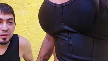 Milf Com Novinho Inocente Na Beira Da Piscina - Bianca Naldy