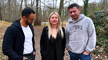 Aurora, 39, offers a sequel to her adventures... - Jacquie et Michel TV