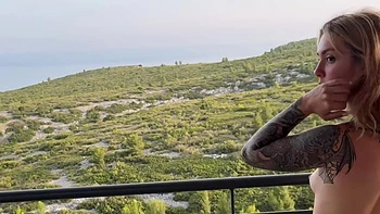 Candie is never full! - Jacquie et Michel TV