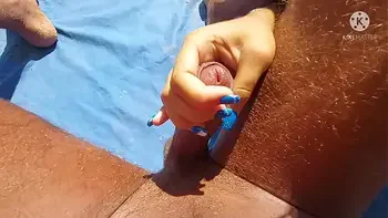 SERIOUS !!! wanked discreetly by my step sister-in-law she made me precocious in public ...