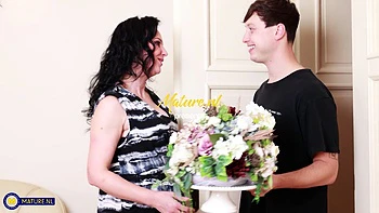 When He Brought Flowers For His Stepmom Daisy Key, He Knows He Will Get Her Pussy In Return