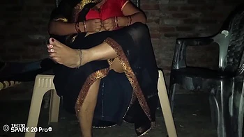 Desi Bhabhi Very Hardcore Chudai In Black Saari