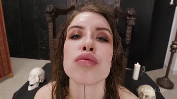 Eden Ivy Services 4 Men And Drinks Piss