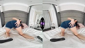 Hot brunette Jasmine Jayne fingers her pussy in a steamy solo session.