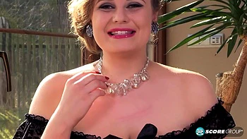 Scoreland.Larissa.Linn.Statuesque.