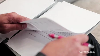 Lucy Mendez BG - Karups