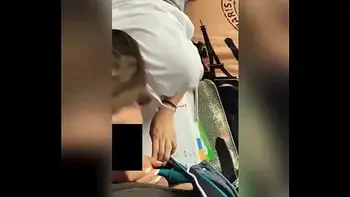 Cómo COGERTE a tu Media HERMANA Colegiala y a su AMIGA de la Escuela! Espiando a Dos Lesbianas Haciendo Tarea en el CUARTO! Trío Amateur con mi Hermana y su Amiga de la Escuela! Lesbianas Mexicanas #1