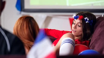 Angel, a young woman who is not so naive after all... - Jacquie et Michel TV