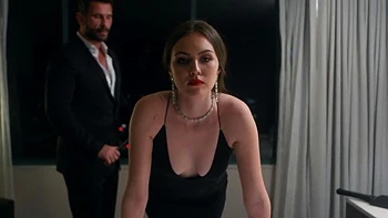 Manuel Ferrara dominates Freya Parker in a kinky game