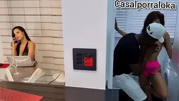 essa subrinha nao tem jeito mesmo sempre dando emcima do seu tiu escondido,  mas dessa vez foi pega em flagrante e sua tia nao a perduou  mandou botar no cuzinho dela