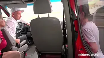 Mature Bombshell invited me for a ride