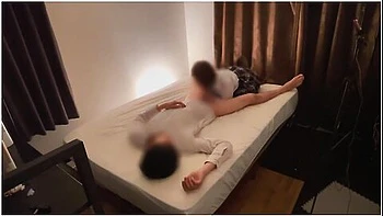 超絶かわいい女子生の中かきつすきて中出ししてしまった