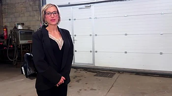 Antonio fools around with the maid - Jacquie et Michel TV