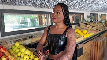 Captain Walker's lustful negotiations - Jacquie et Michel TV