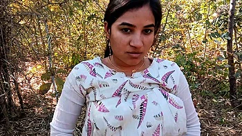 Indian Bhabhi Flashing Boobs Getting Nude In Public