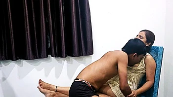 Young 18 Year Real Indian Wife Kamini Bhabhi Sex