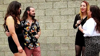 Cumthirsty CFNM babes gives BJ to guy