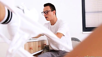 My Cuckold Boyfriend Doesnât Mind (Eva Generosi)