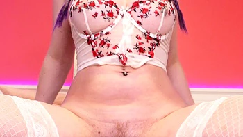 Amateur brunette ariana marie solo toying