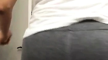 Saeideh Motamedi is Iranian married woman showing her body