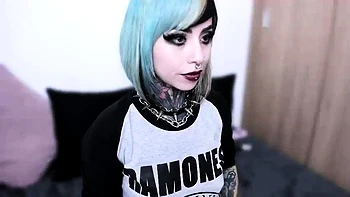 Hot amateur webcam teen masturbates for their fans