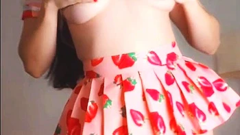 Cute blonde amateur webcam teen masturbating