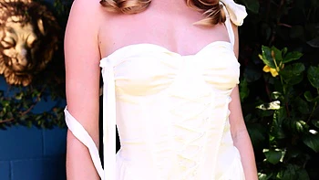 Sexy nude teen Hannah loves juicy fruits