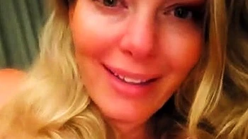 Webcam milf with breast milk live hardcore masturbate