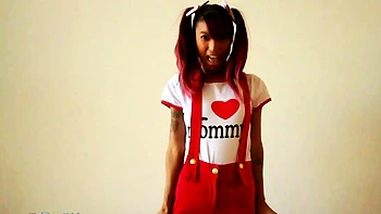 Hot amateur teen in a private show masturbating with a dildo