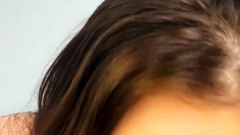 Masturbating solo babe loves her toys