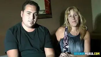 MILF de Lujo de Enormes TETAS Follando con su MARIDO buscan CORNEADORES