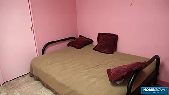 Squirting Cum In Her Pussy - Sonia Harcourt & Logan Drake