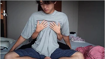 顔面騎乗位てクンニさせなから亀頭責め手コキ自ら腰振りハックてイケメンm男を寸止め焦らしする痴女の見せつけフレイか最高にエロい日本人素人/マッチョ/顔騎/クリトリス/巨乳/えむゆみカッフル