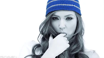 Covergirl Maddy O'Reilly