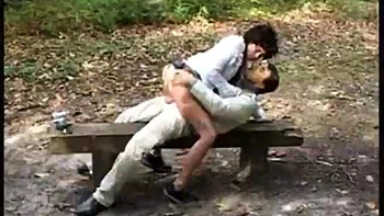 Baise sur un banc Fucking on the bench: Blowjob, Doggy  Cowgirl Porn