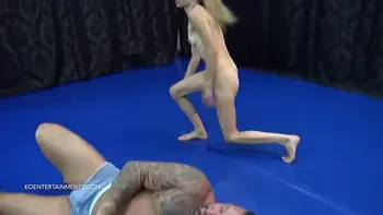 Bonnie Dolce vs. Zsolt - Chess Fight - SHORT